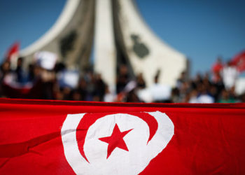 tunisie révolution kasbah drapeau