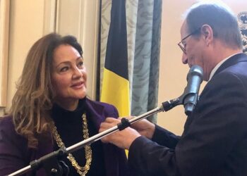 Fawzia Zouari décorée de l’ordre de la Pléiade pour le dialogue des cultures.