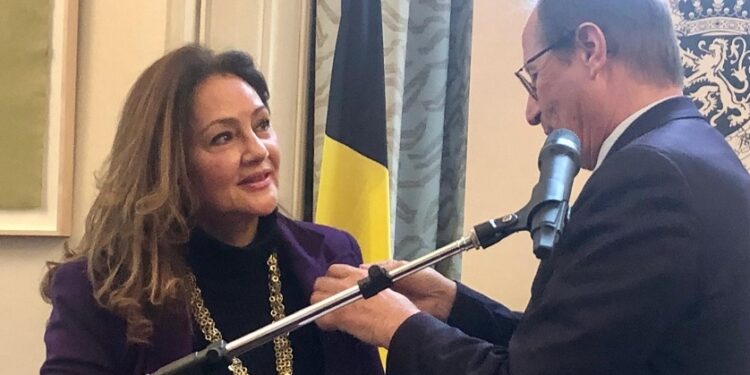 Fawzia Zouari décorée de l’ordre de la Pléiade pour le dialogue des cultures.