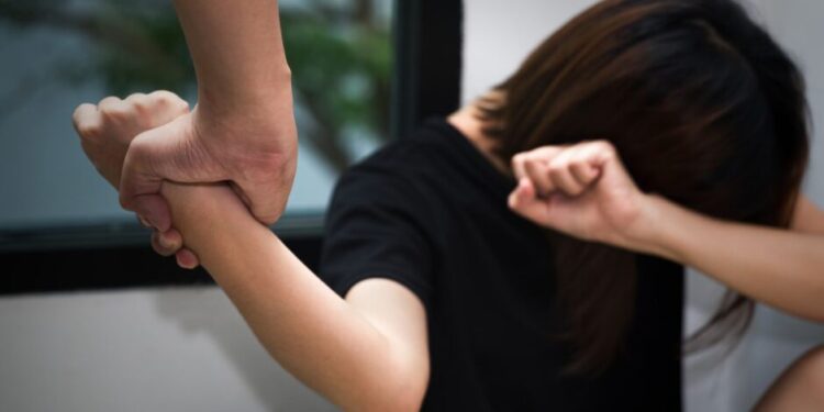 Vidéo de l’agression d’une femme en 2018 : l’auteur arrêté sept ans plus tard.